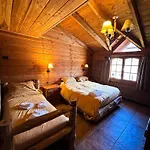 Periko\'S Youth Hostel