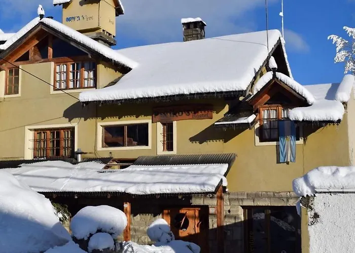 Periko\'S Youth Hostel