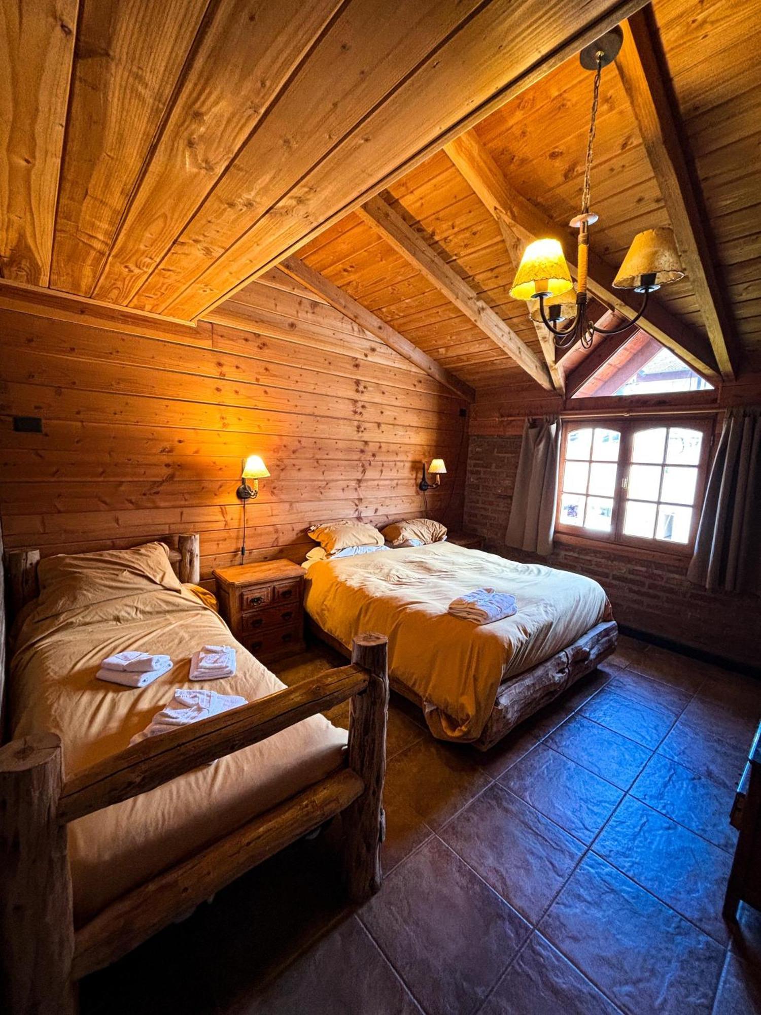 Periko's Youth Hostel *